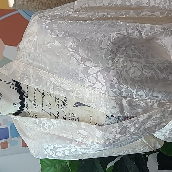 Wendy Ann 2 Piece Set Elegant Cream Floral Women's Robe With Nightgown - Picture 7 of 15